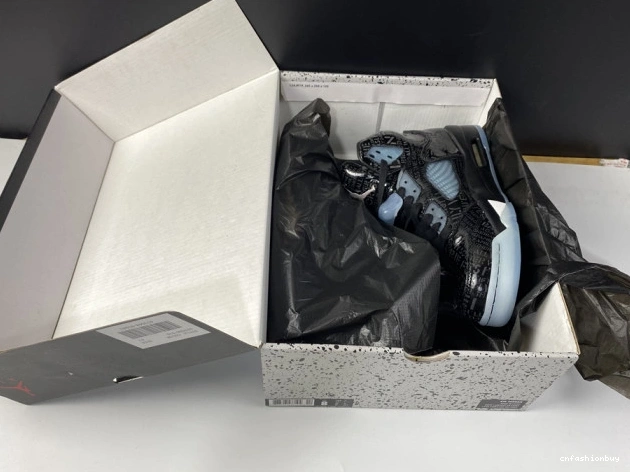 Doernbecher AIR 633068-010 Jordan Retro 5 0720